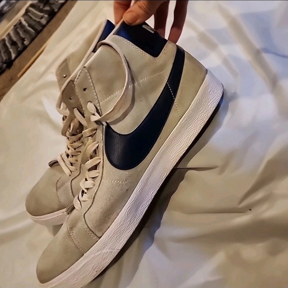 Nike Men's Sneakers - Beige and Black - Picture 1 of 4